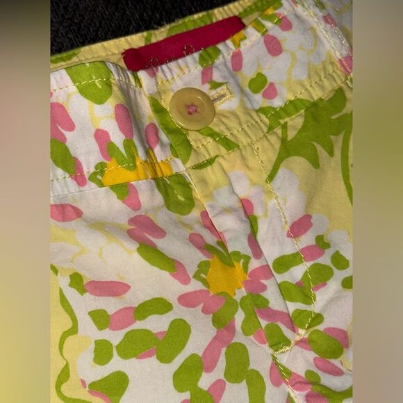 Lilly Pulitzer Women's  Jubilee Floral‎ Chino Shorts Size 4 - Picture 3 of 11